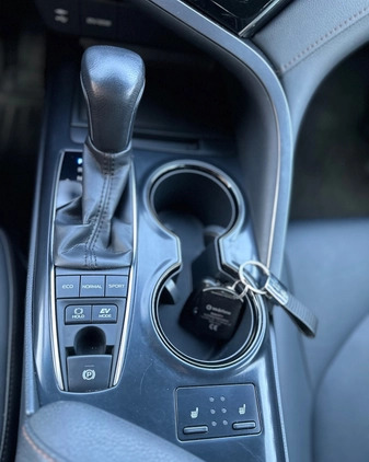 Toyota Camry cena 109900 przebieg: 85000, rok produkcji 2019 z Sierpc małe 191